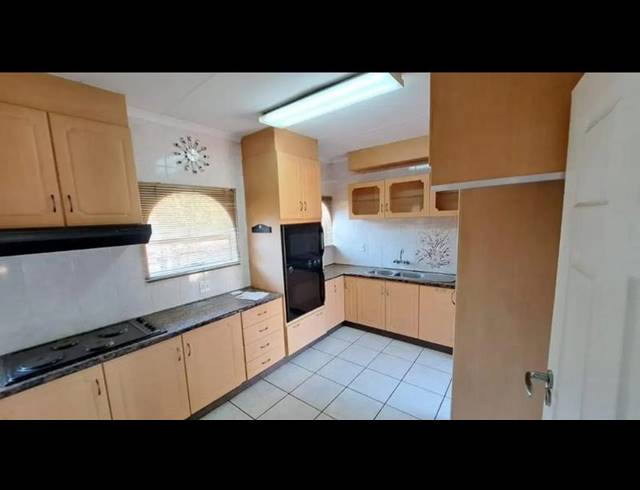3 BEDROOM HOUSE FOR SALE IN MULBARTON